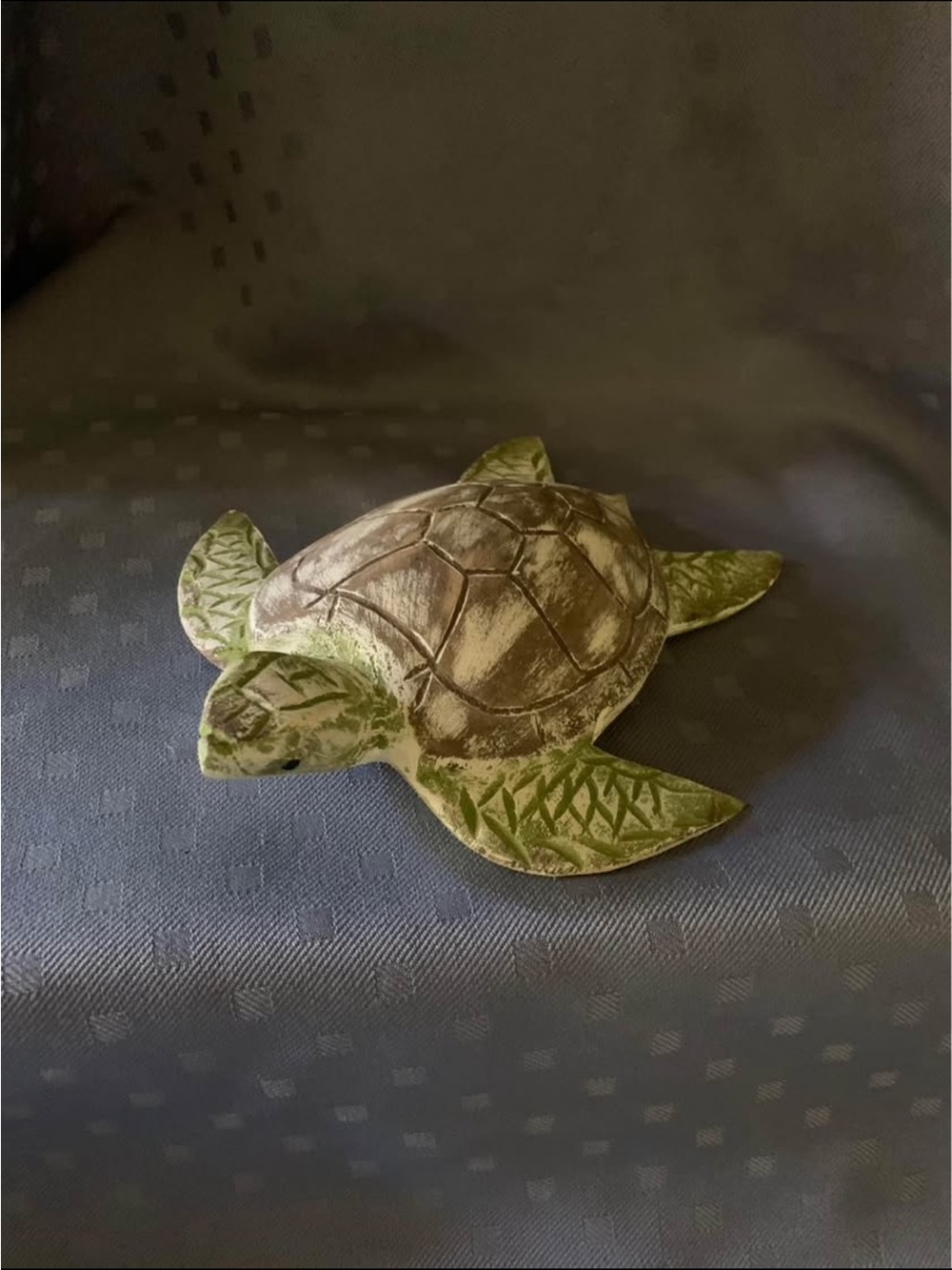 Decorative Green Turtle Figurine for Reptile-Themed Decor